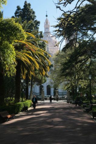 Estrela Park - main path and Basilica