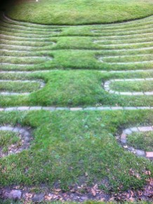 Looping pattern of the maze as it returns on itself..