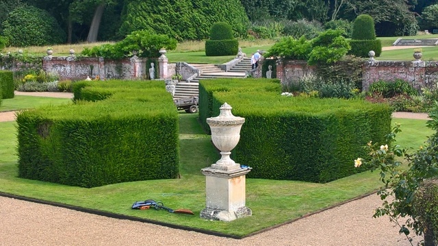 One block of the 'Piano Hedges'